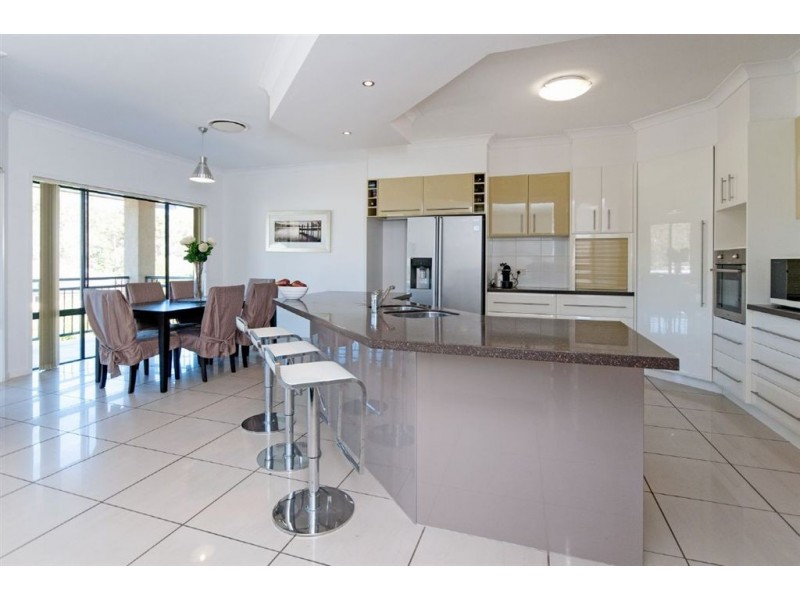 11 Coogara Ct, Brookwater QLD 4300