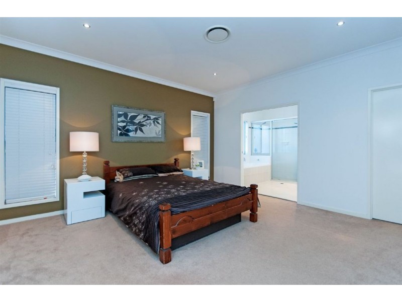 11 Coogara Ct, Brookwater QLD 4300
