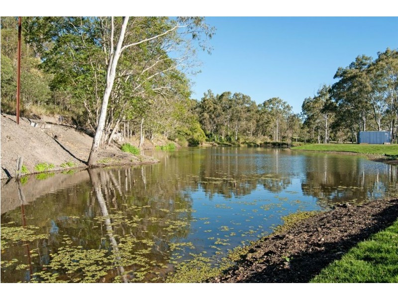 5 Mary St, Blackstone QLD 4304