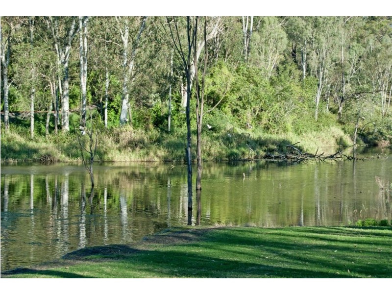 5 Mary St, Blackstone QLD 4304