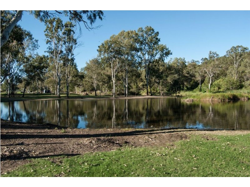 5 Mary St, Blackstone QLD 4304