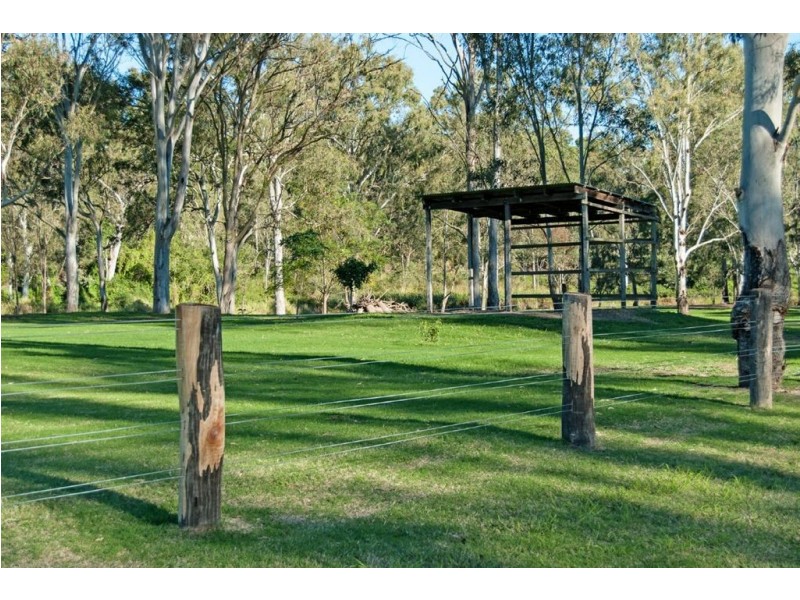 5 Mary St, Blackstone QLD 4304