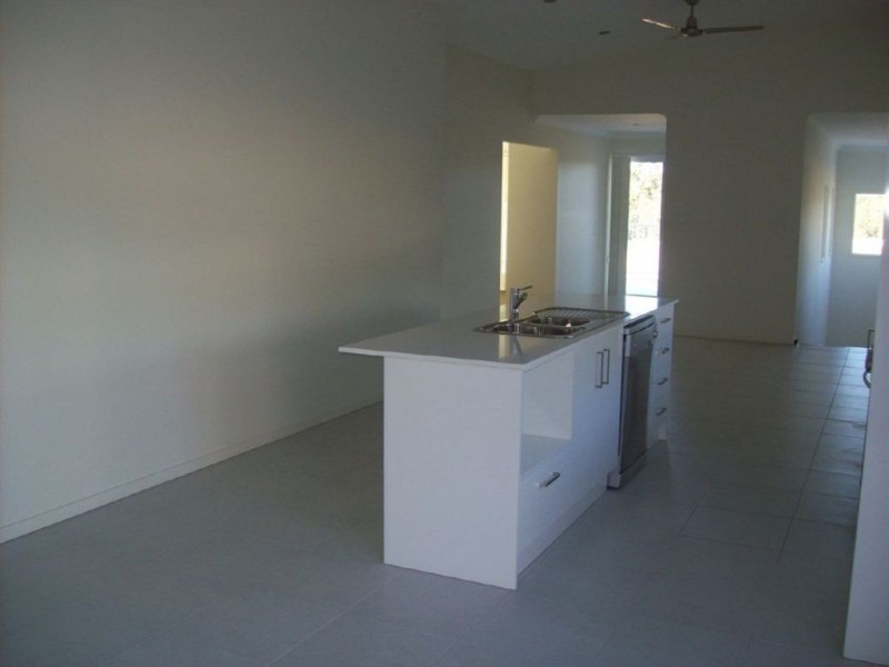 23 Greentrees Tce, Springfield Lakes QLD 4300