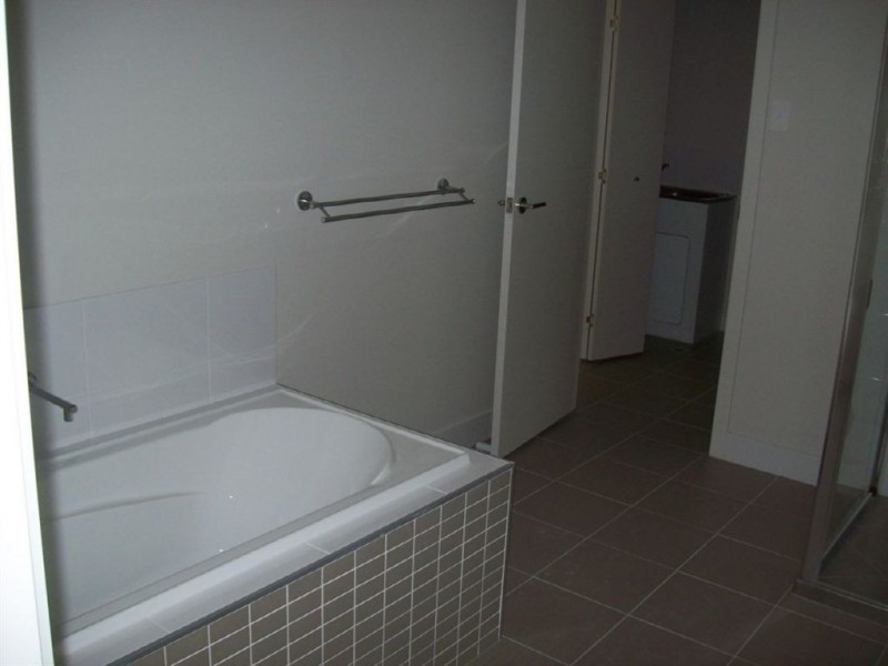 2/59 Glorious Prom, Redbank Plains QLD 4301