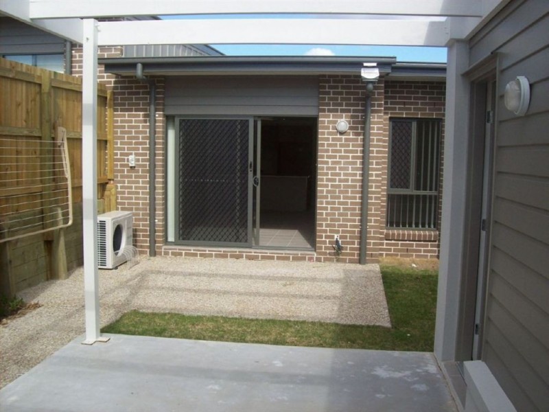 2/59 Glorious Prom, Redbank Plains QLD 4301