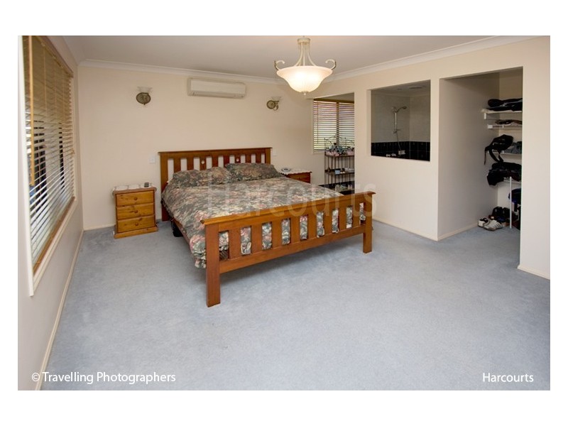 10 Canterbury Close, Forest Lake QLD 4078