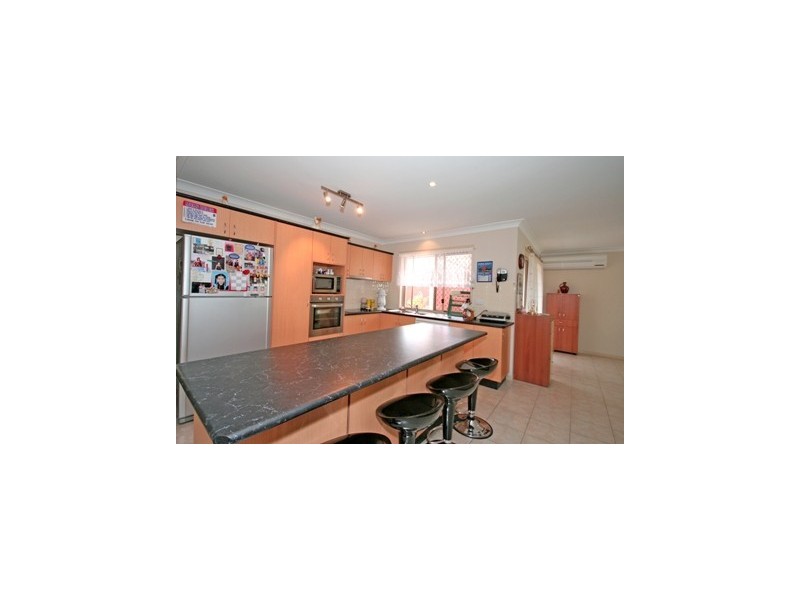 29 Hinchinbrook Cct, Forest Lake QLD 4078