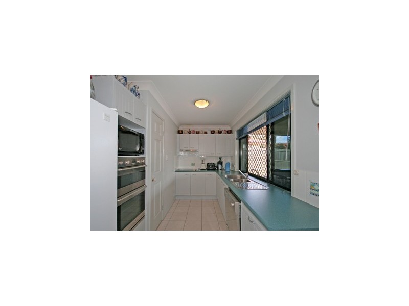 39 Cascade Drive, Forest Lake QLD 4078