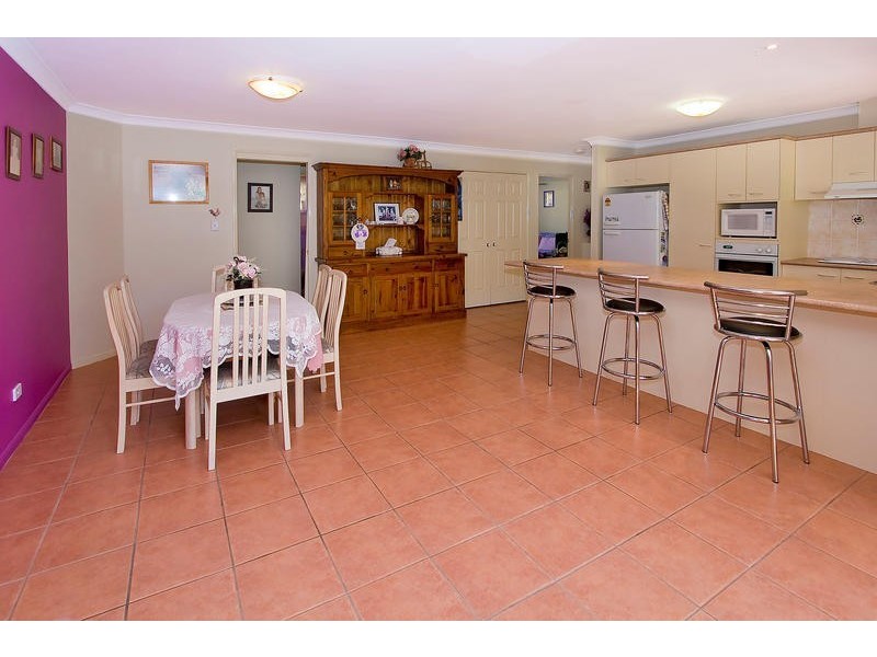 16 Chapple Place, Forest Lake QLD 4078