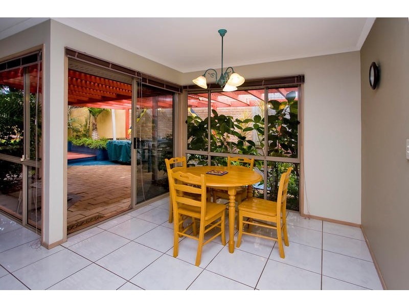 10 Mitchell Place, Forest Lake QLD 4078