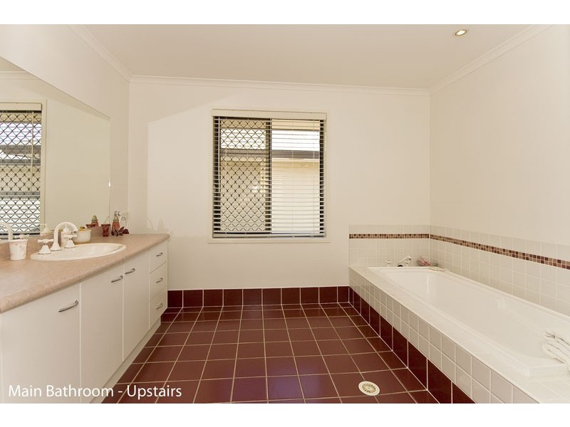 39 Alexandrina Cct, Forest Lake QLD 4078