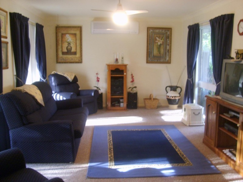 3 Hoop Place, Forest Lake QLD 4078