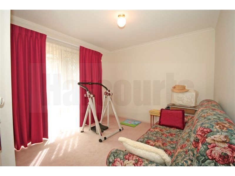 24 Grevillea Place, Forest Lake QLD 4078