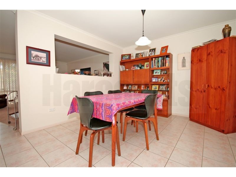 24 Grevillea Place, Forest Lake QLD 4078