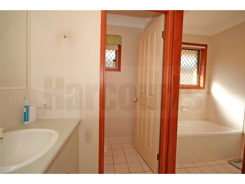 57 Jindabyne Cct, Forest Lake QLD 4078