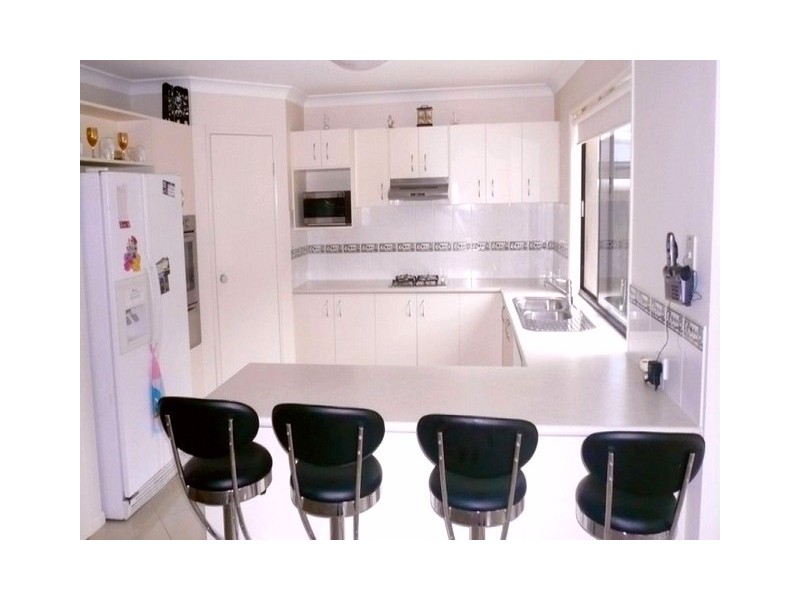 10 Burlington Terrace, Springfield Lakes QLD 4300