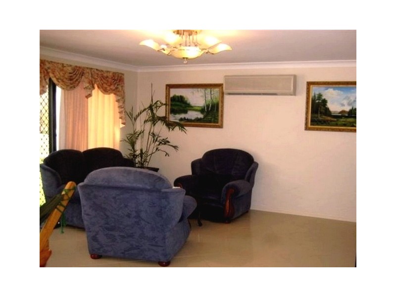 10 Burlington Terrace, Springfield Lakes QLD 4300