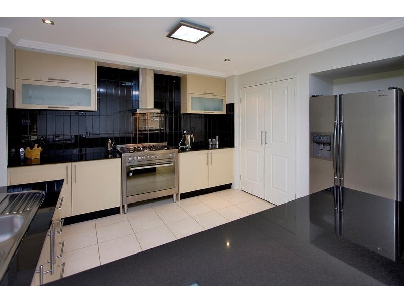 11 Ironbark Place, Heathwood QLD 4110