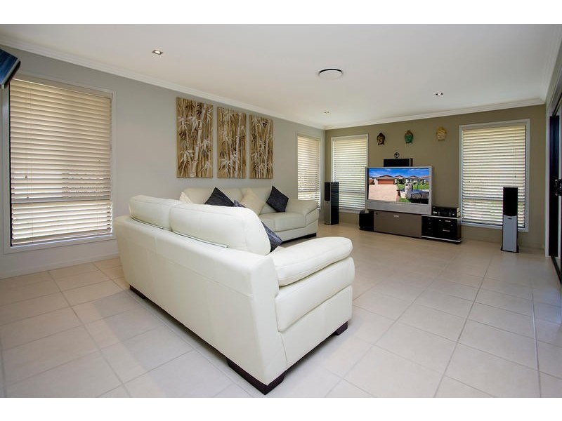 11 Ironbark Place, Heathwood QLD 4110