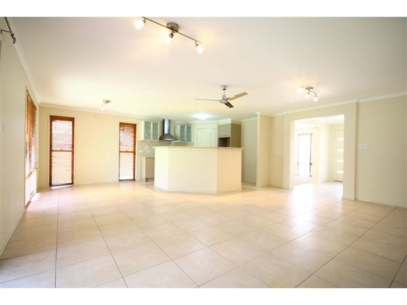 27 Paperbark Crescent, Heathwood QLD 4110