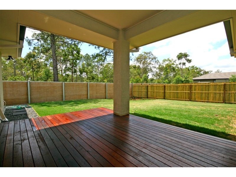 27 Paperbark Crescent, Heathwood QLD 4110