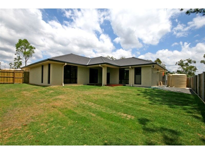 27 Paperbark Crescent, Heathwood QLD 4110