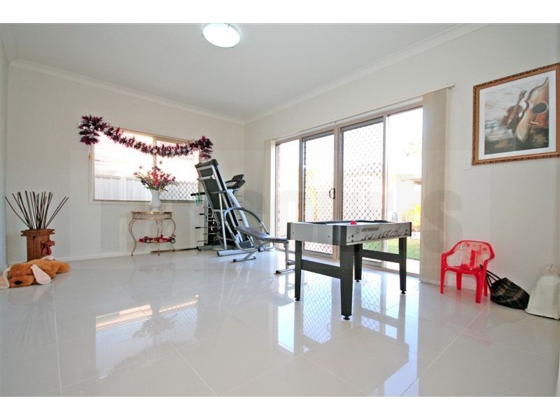 63 Brushwood Cct, Forest Lake QLD 4078