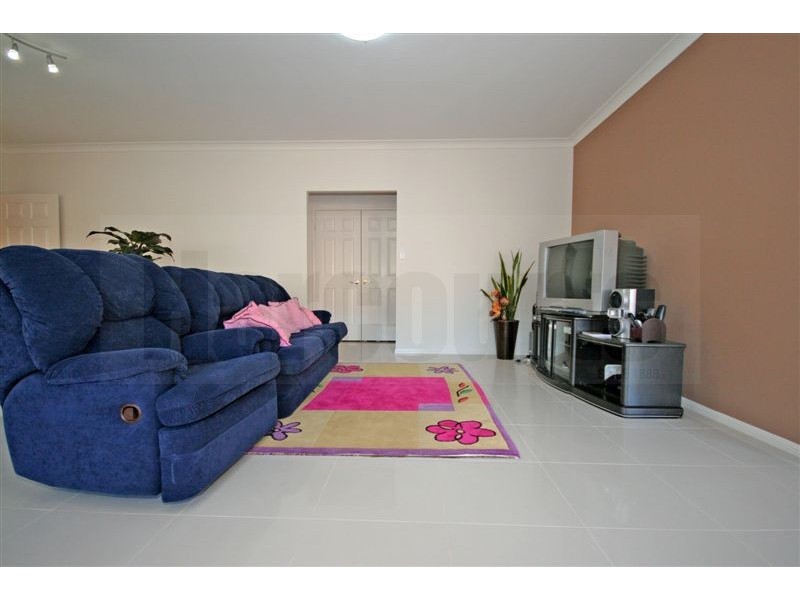 63 Brushwood Cct, Forest Lake QLD 4078