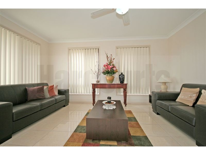 17 Dandenong Street, Forest Lake QLD 4078