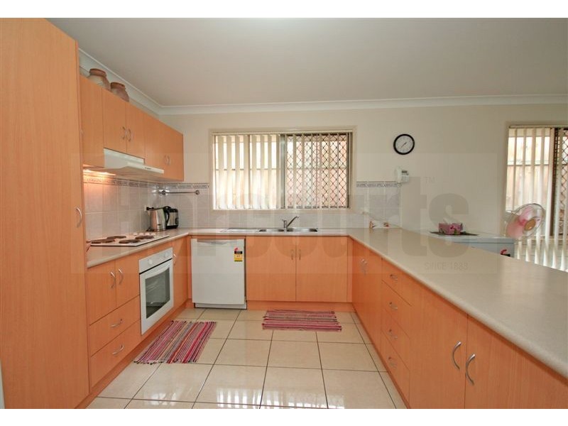 17 Dandenong Street, Forest Lake QLD 4078