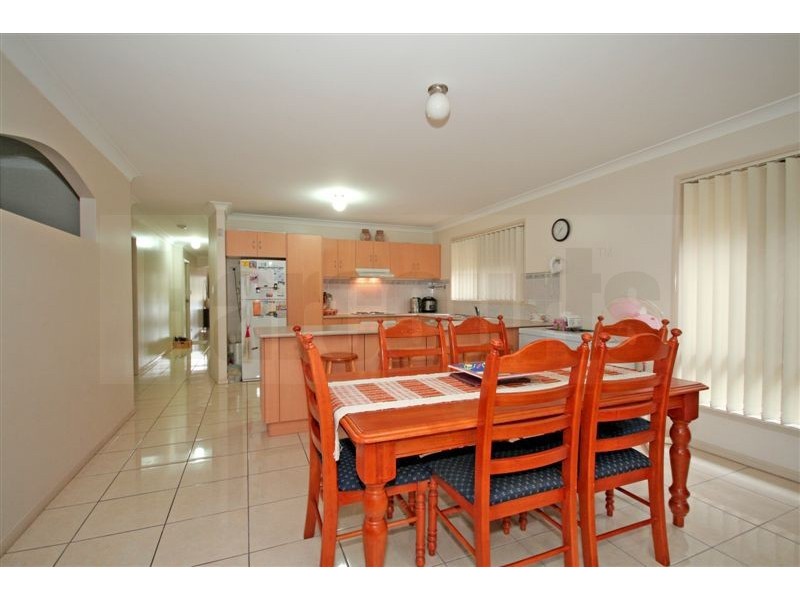 17 Dandenong Street, Forest Lake QLD 4078