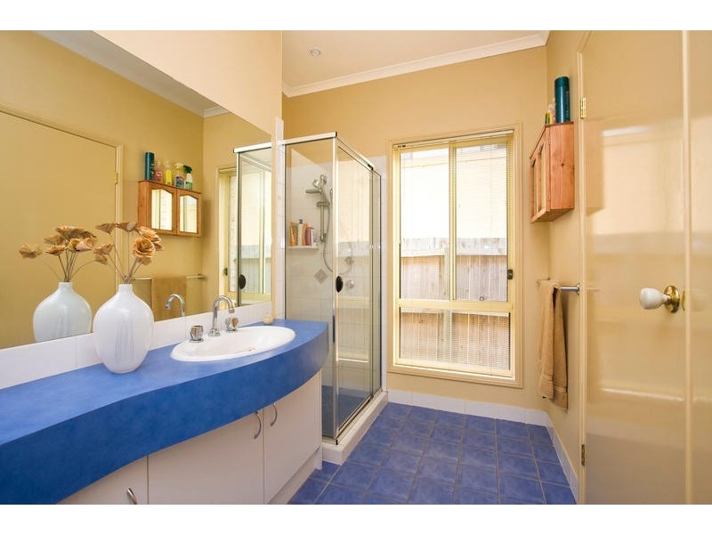 5 Montserrat Place, Forest Lake QLD 4078