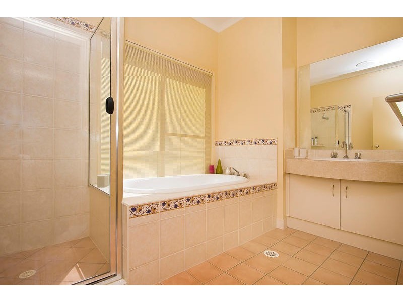 5 Montserrat Place, Forest Lake QLD 4078