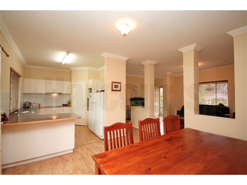 2 Toorak Place, Forest Lake QLD 4078