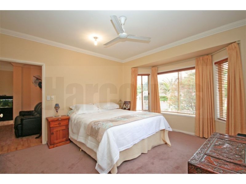 2 Toorak Place, Forest Lake QLD 4078