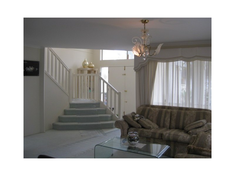 3 Auburn Place, Forest Lake QLD 4078