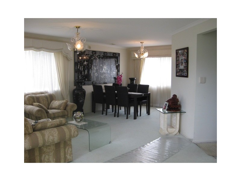 3 Auburn Place, Forest Lake QLD 4078
