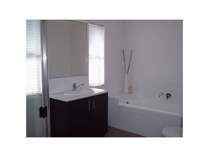 1 Gregory Close, Forest Lake QLD 4078