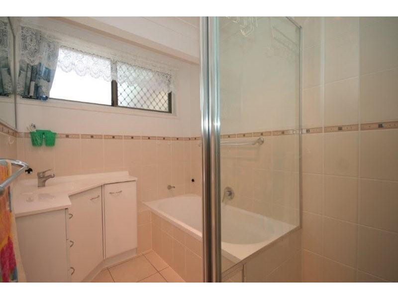 30 Weinholt Crescent, Gailes QLD 4300