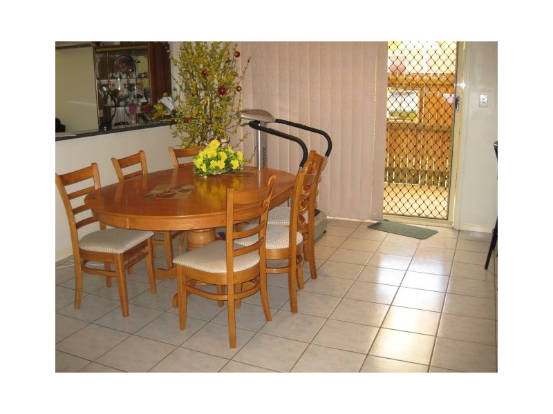 16 St James Street, Forest Lake QLD 4078