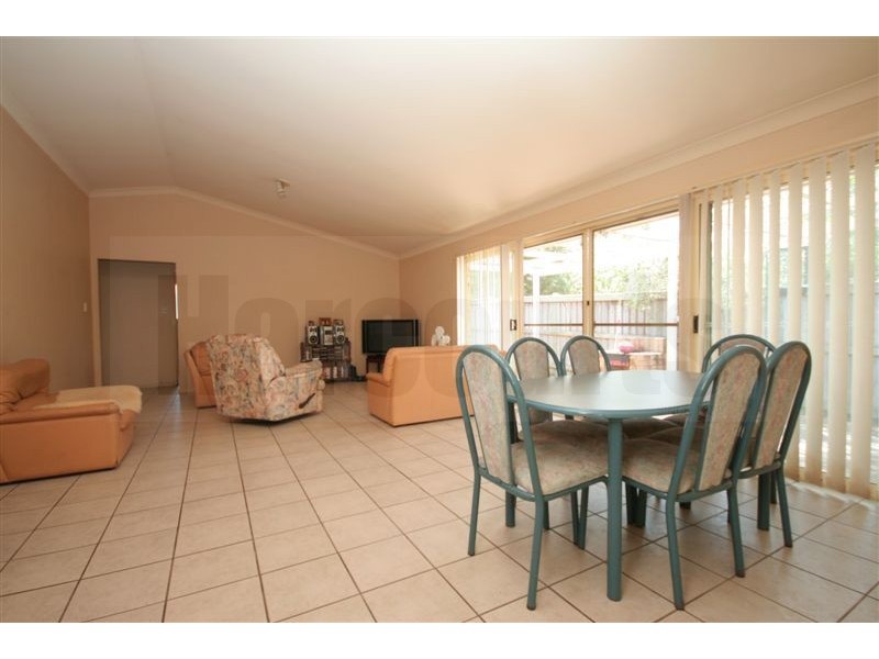 18 Oxley Place, Forest Lake QLD 4078