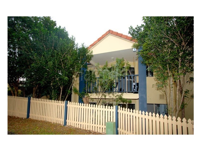 1/22 Phillip Place, Forest Lake QLD 4078