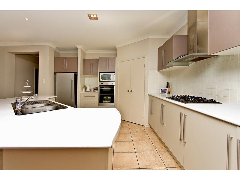 8 St Tropez Place, Forest Lake QLD 4078
