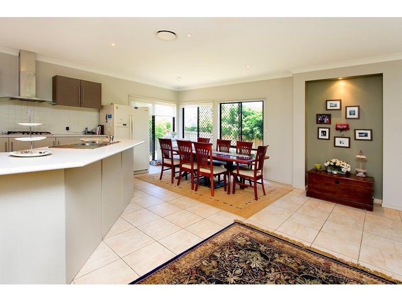 8 St Tropez Place, Forest Lake QLD 4078
