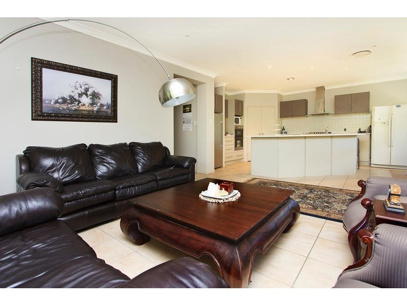 8 St Tropez Place, Forest Lake QLD 4078