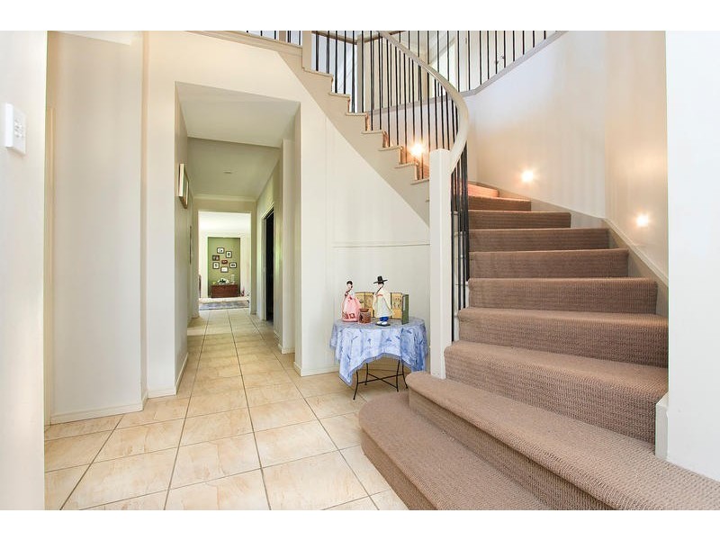 8 St Tropez Place, Forest Lake QLD 4078