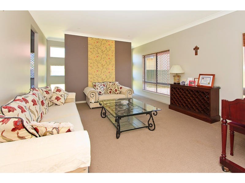 8 St Tropez Place, Forest Lake QLD 4078