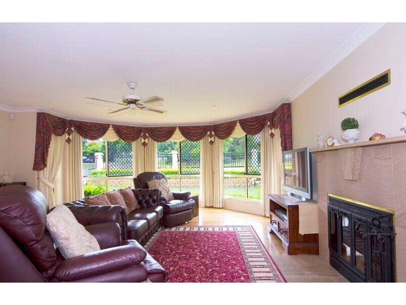 82 Wivenhoe Cct, Forest Lake QLD 4078