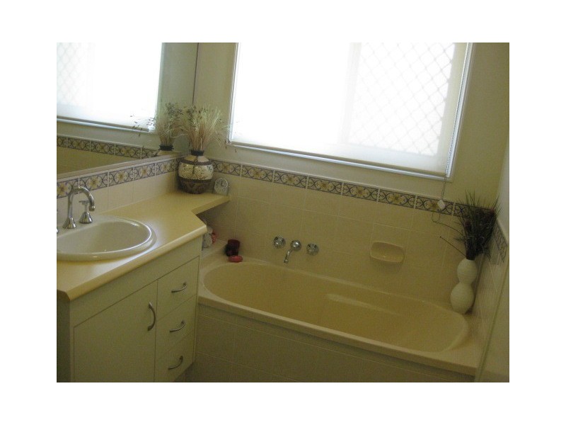 17 Robson Street, Forest Lake QLD 4078