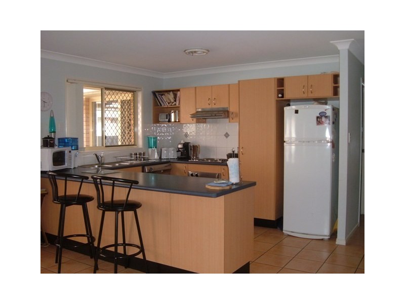 8 Taylor Place, Forest Lake QLD 4078